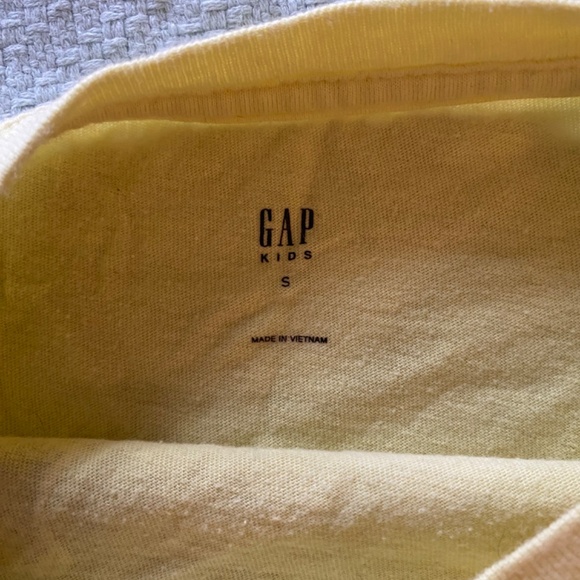 Gap Kids Sequin Flip Sharks Tee - Small - Picture 3 of 4